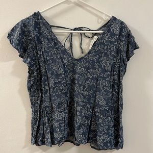 Abercrombie Blue and White Floral Top • LARGE